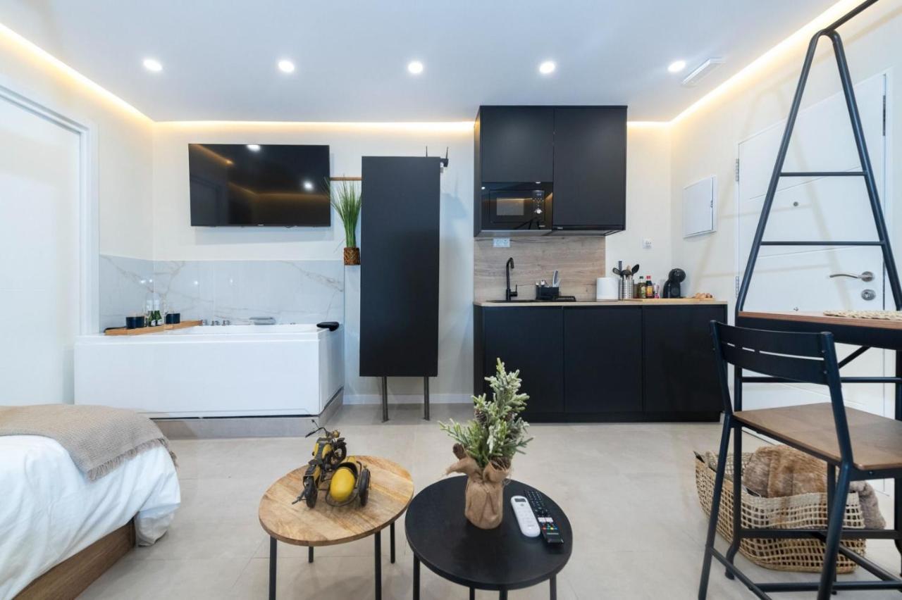 מאלגה Luxury Apartment Jacuzzi מראה חיצוני תמונה