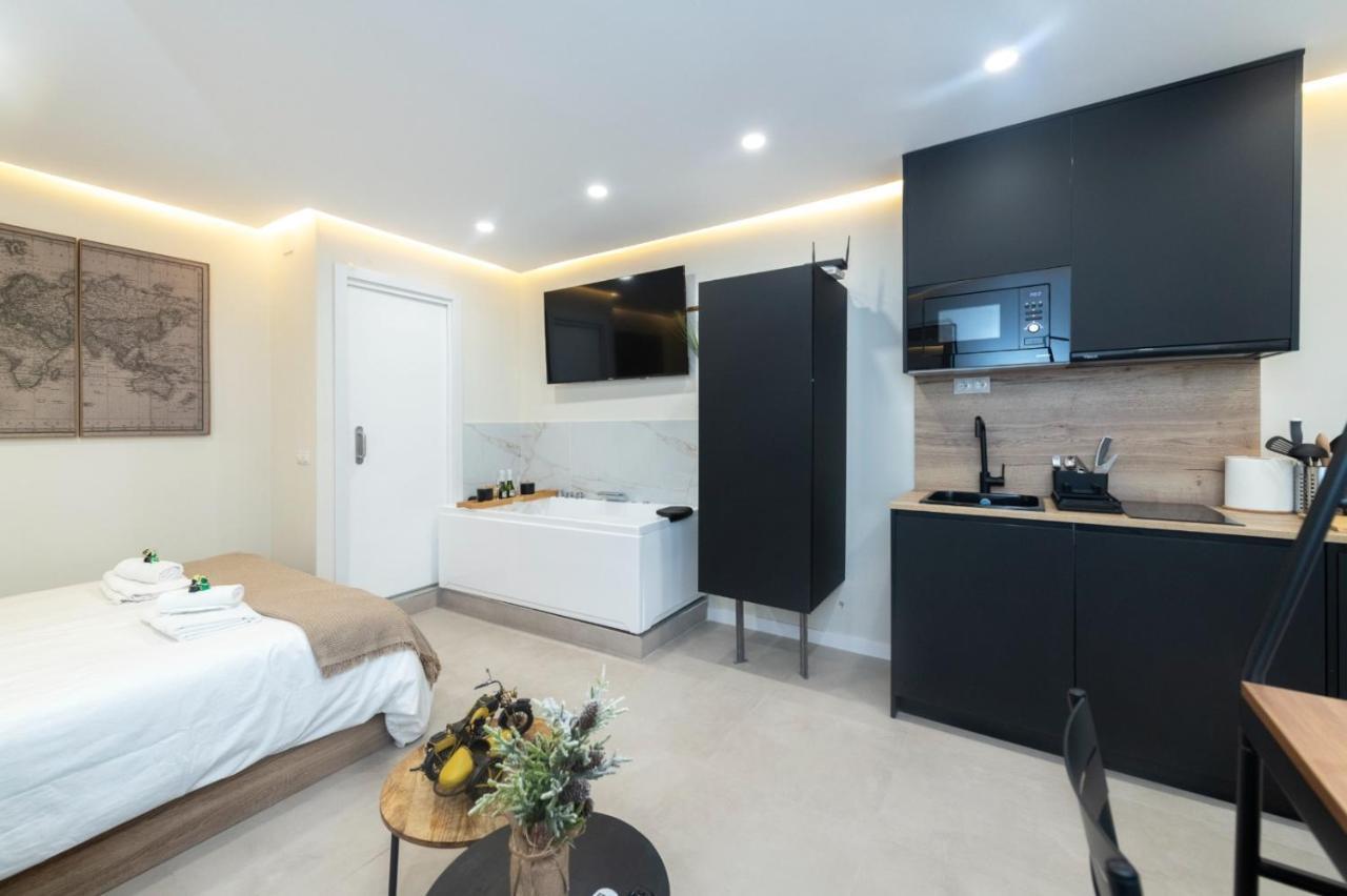 מאלגה Luxury Apartment Jacuzzi מראה חיצוני תמונה
