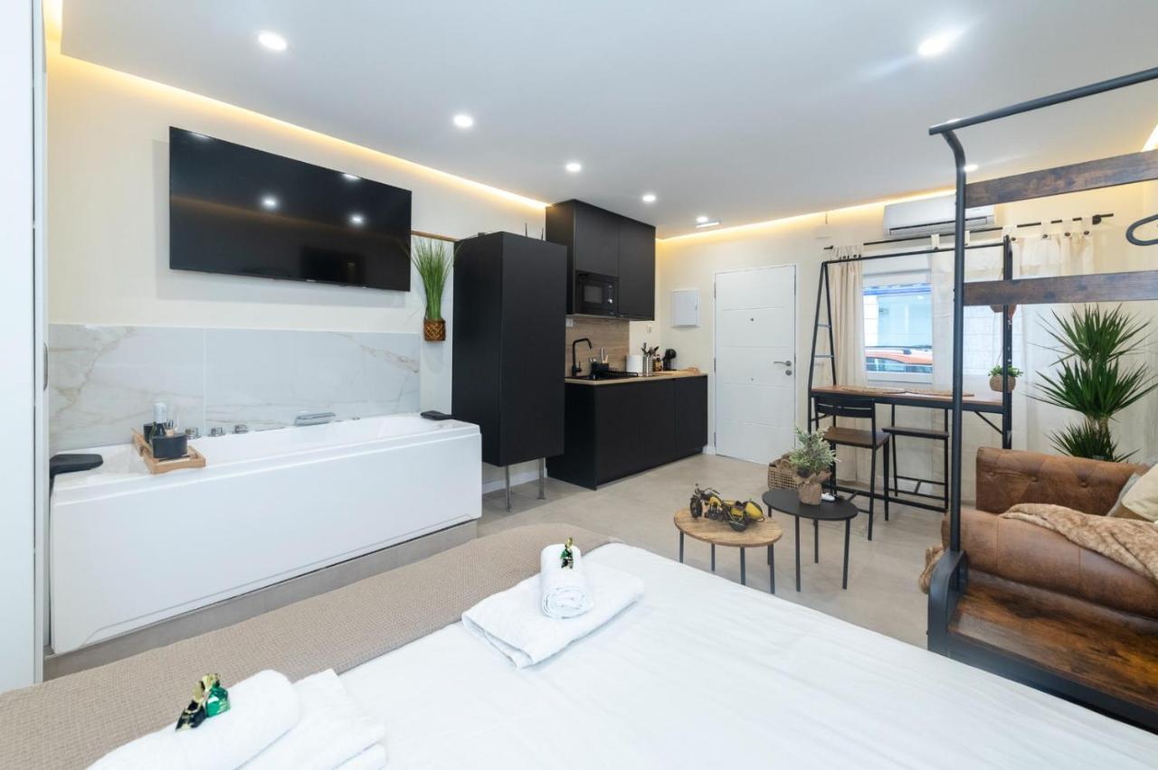 מאלגה Luxury Apartment Jacuzzi מראה חיצוני תמונה